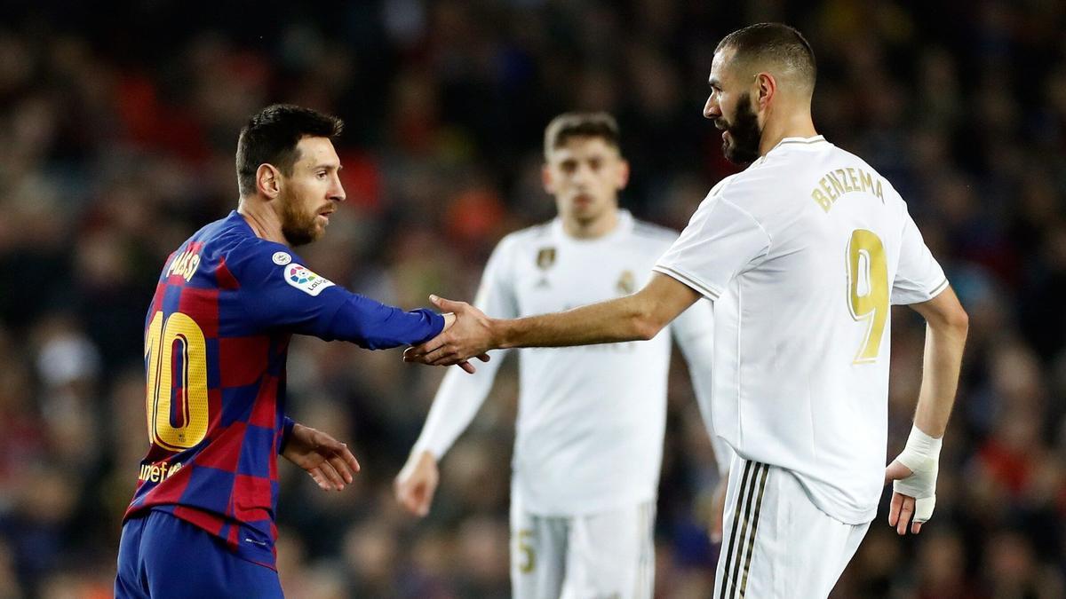 Leo Messi y Karim Benzema, durante un clásico Barcelona-Real Madrid.