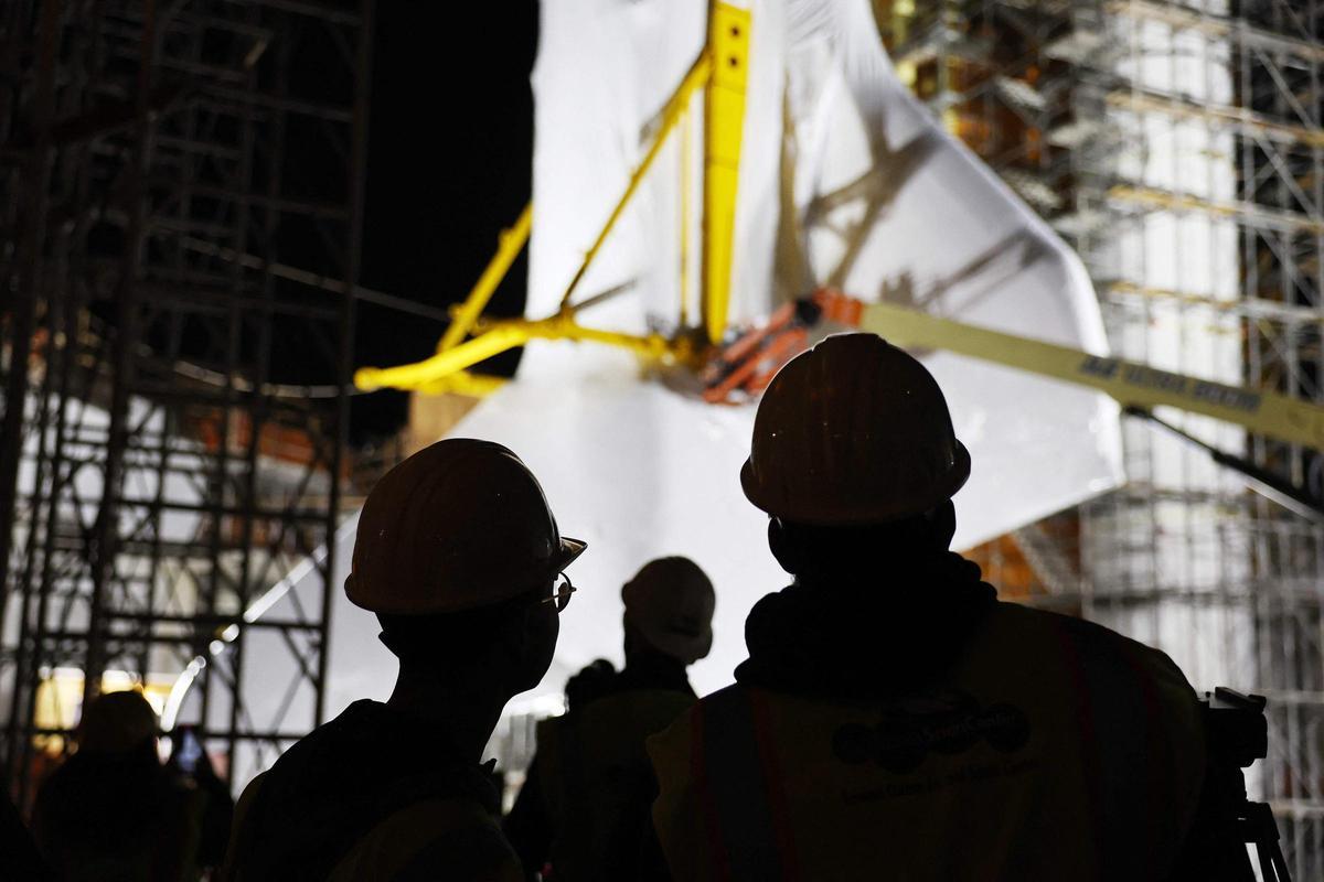 El transbordador Endeavour se instala en California para ser expuesto