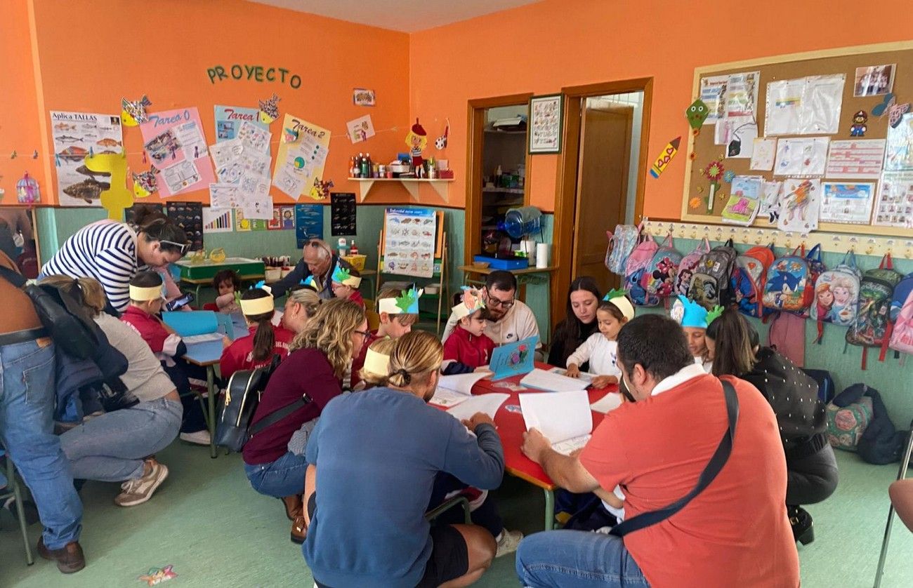 Unos 200 alumnos participan en la Carrera Solidaria del CEIP Nuestra Señora del Rosario de Agüimes.