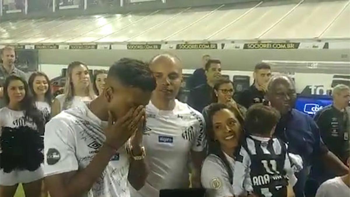 Rodrygo se despide entre lágrimas de la afición del Santos