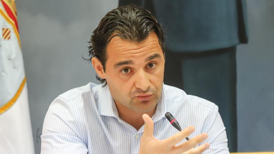 El alcalde Dolón intenta apuntillar al PSOE