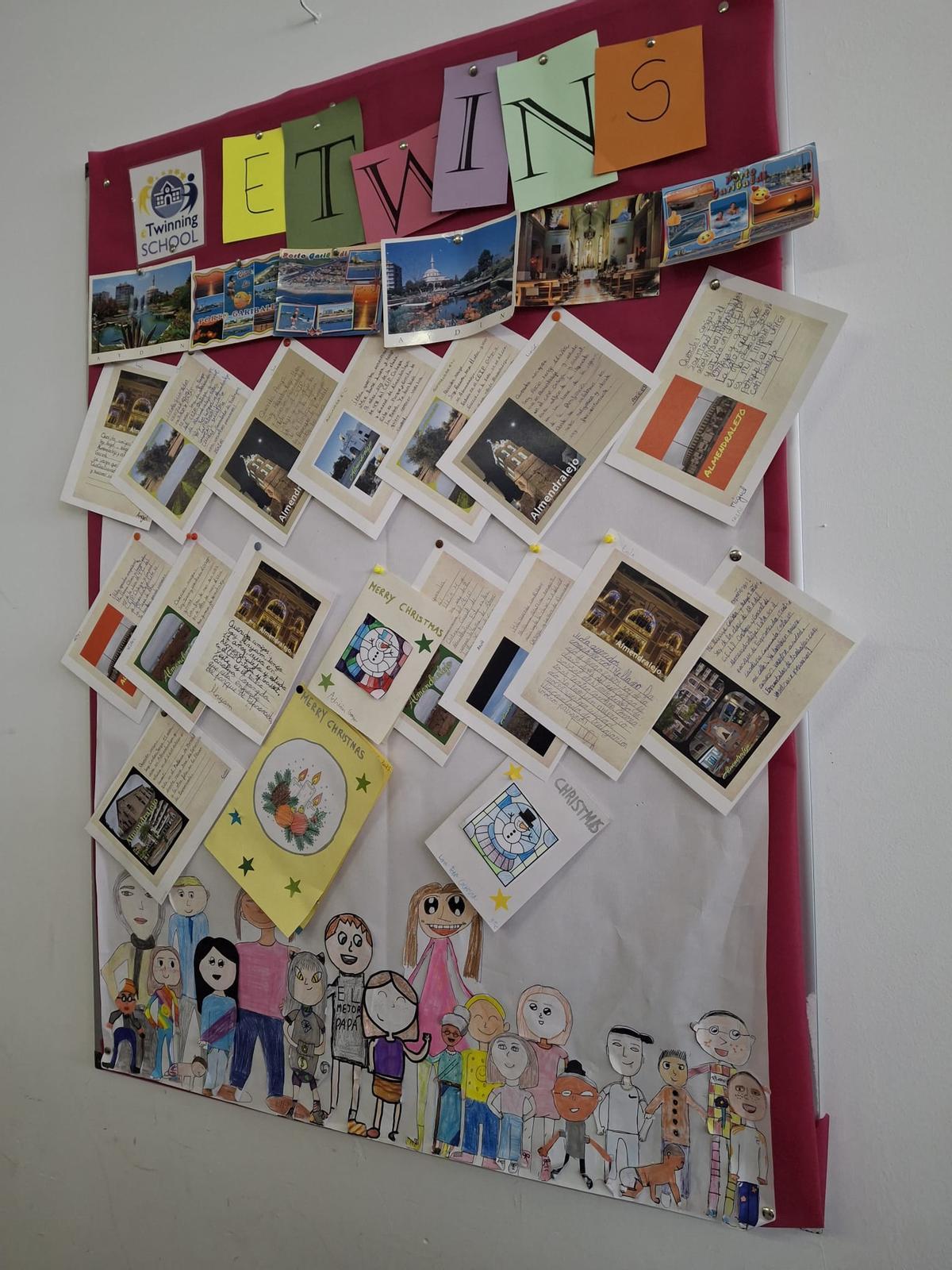 Detalle de algunas de las cartas y postales elaboradas por alumnos del colegio para sus compañeros del proyecto europeo.