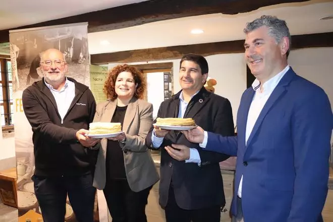 Un “brindis” con filloas en honor al estatus nacional de la fiesta de Lestedo