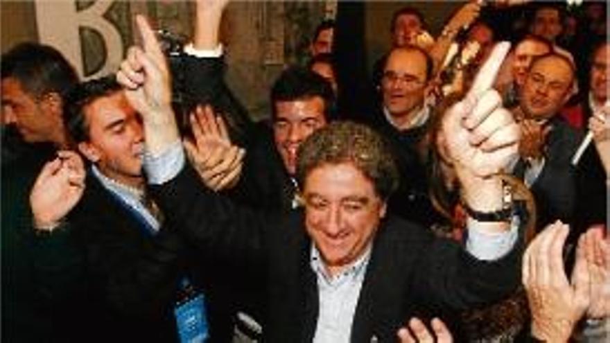 El candidat del PP Enric Millo celebrant els bons resultats el 25-N.