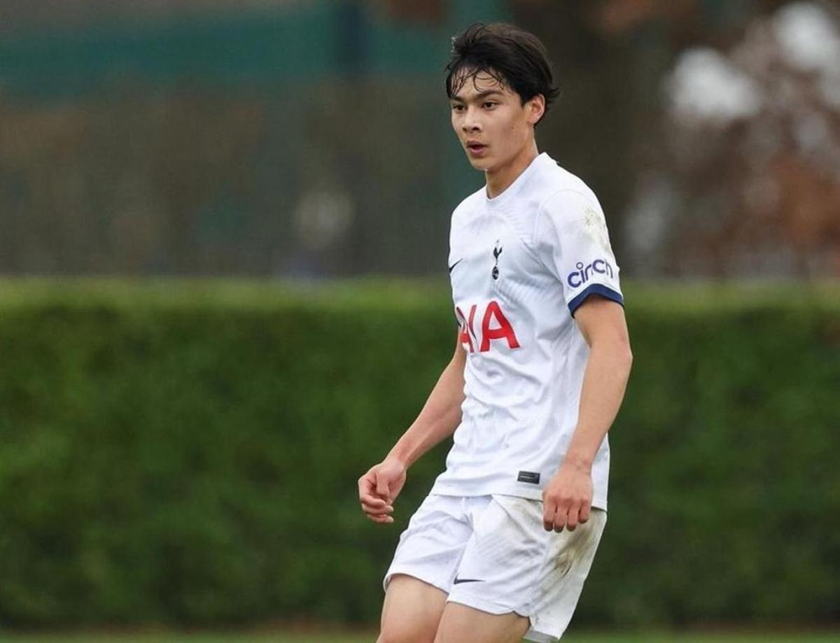 Han Willhoft-King durante su etapa en el Tottenham.