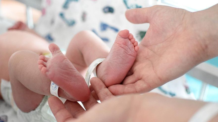 Técnica de los tres padres: nacen en Reino Unido los primeros bebés in vitro tratados contra enfermedades hereditarias mortales