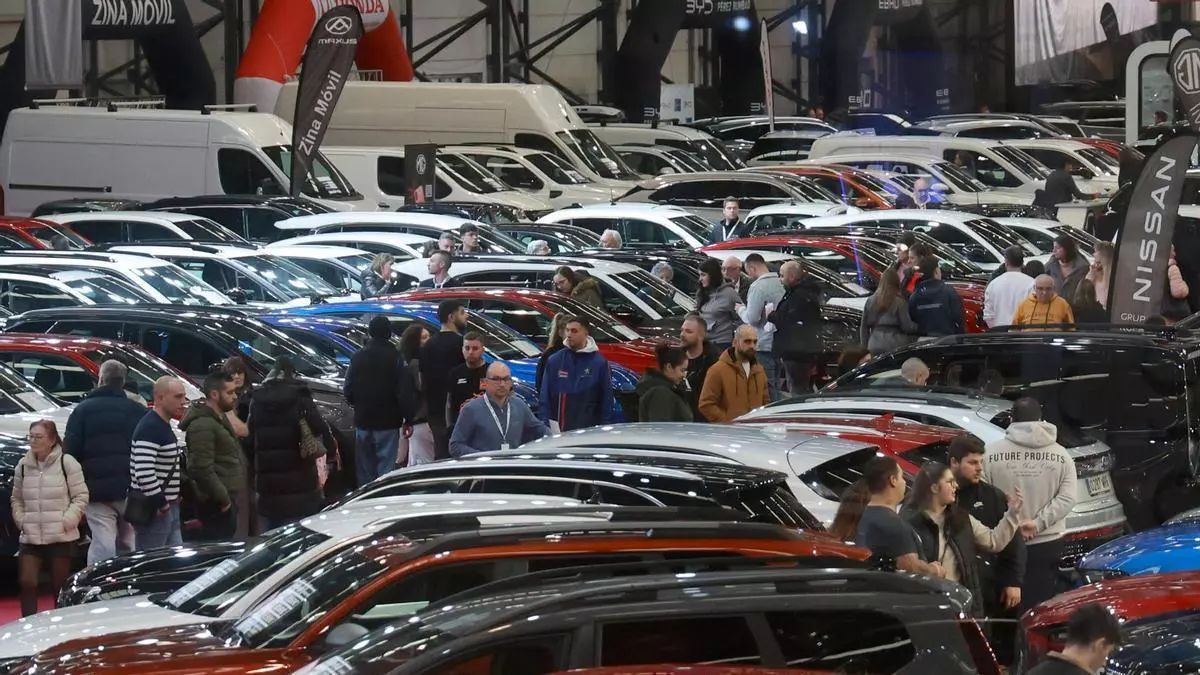 MotorOcasión atrae a decenas de compradores y aficionados al Ifevi