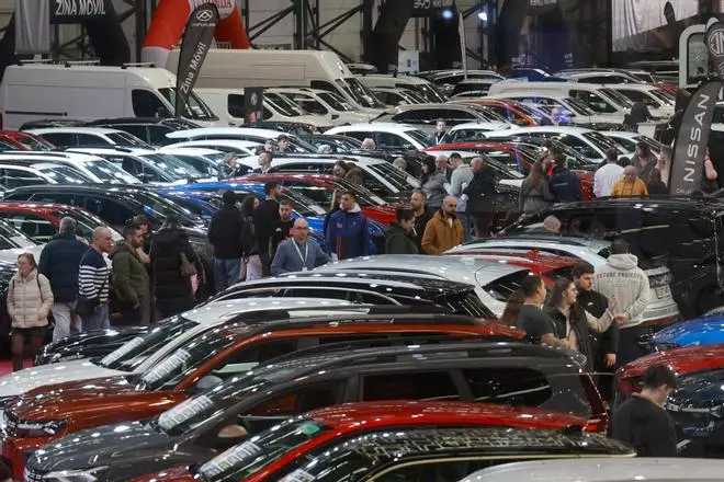 MotorOcasión luce gran variedad de vehículos (también chinos) en Vigo