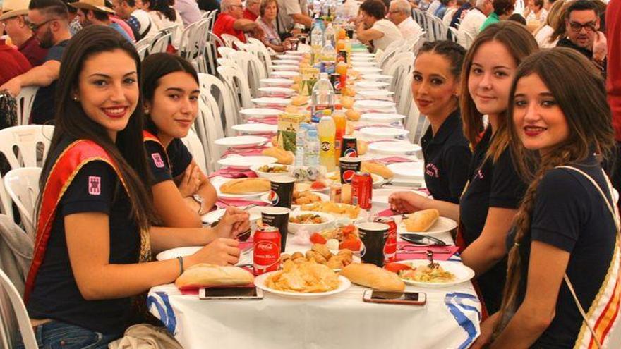 Almassora culmina las fiestas del Roser con la Caragolada