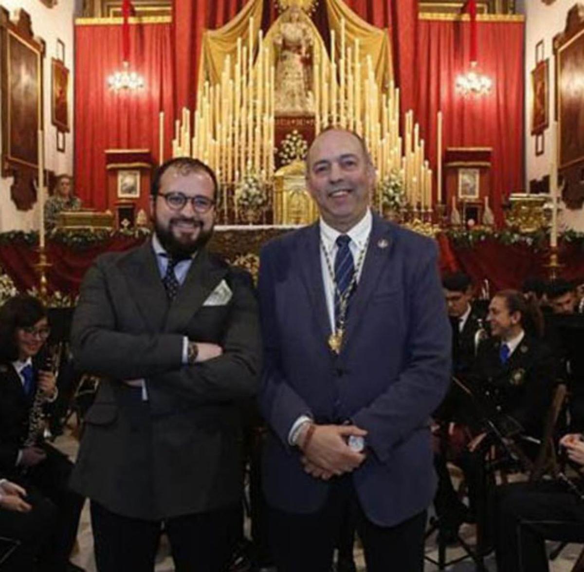Rafael Wals y el hermano mayor, en la presentación de la marcha oficial.