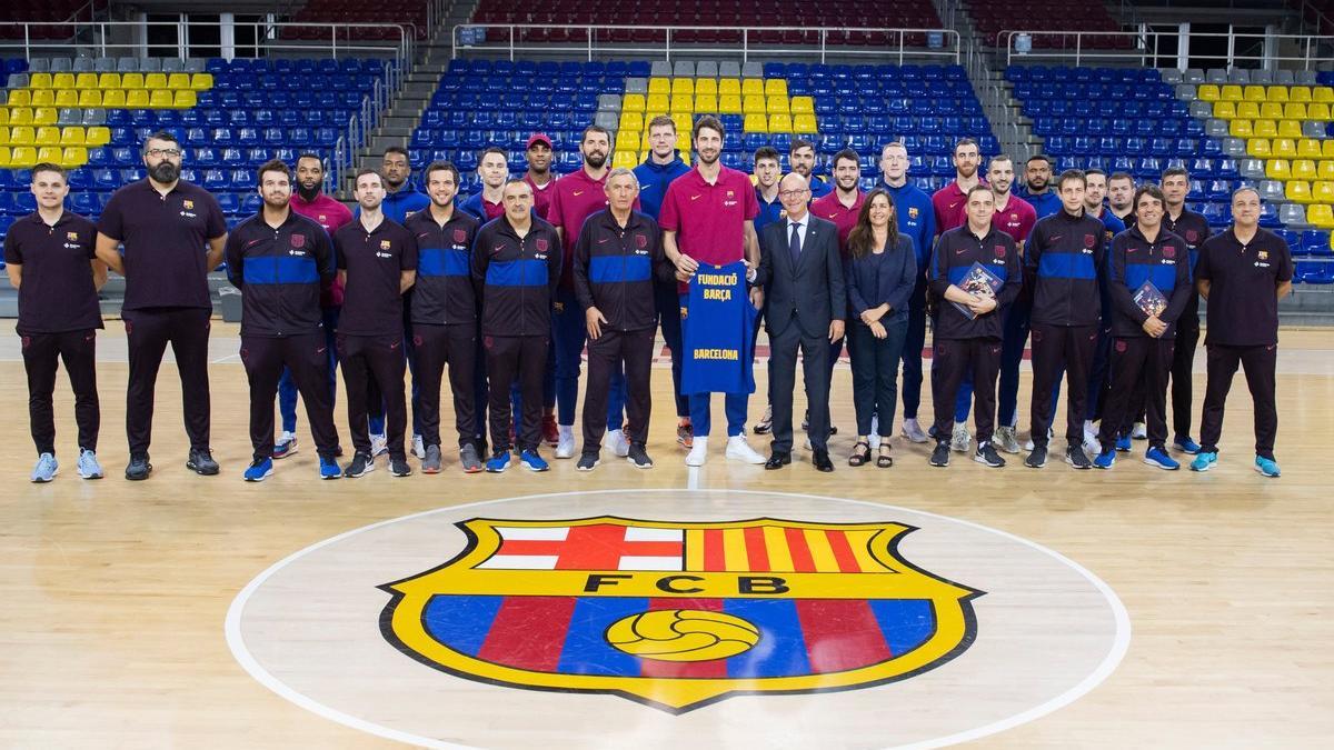 La plantilla, con la Fundación del Barça