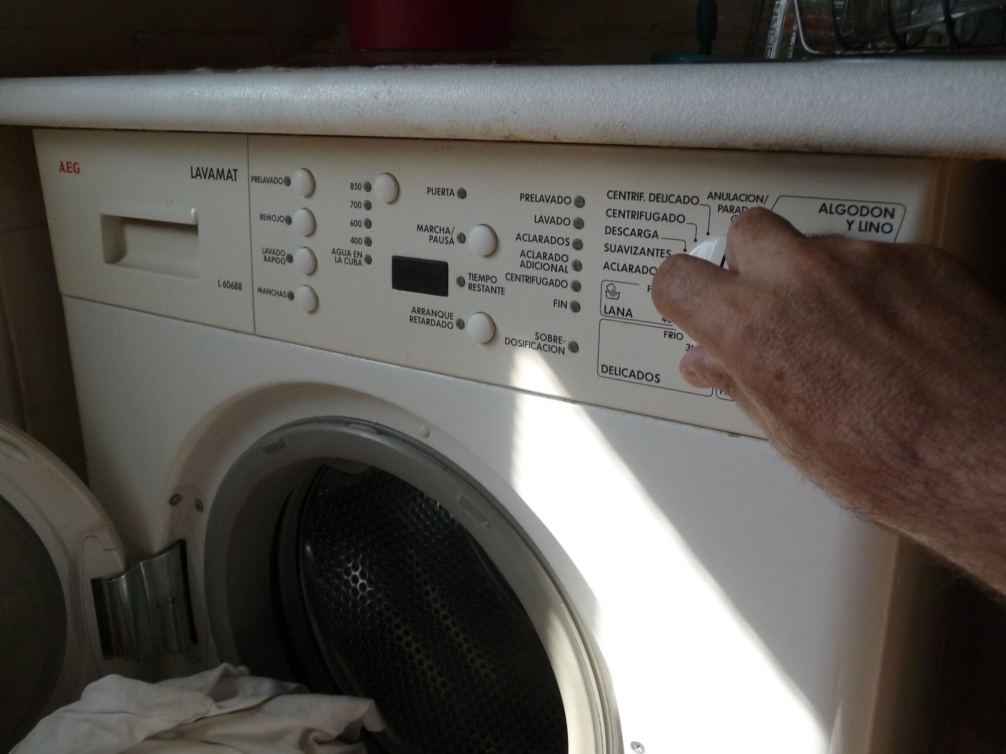 Los 12 mejores y peores detergentes para lavadora de marca blanca según la  OCU: los hay hasta por 3 euros