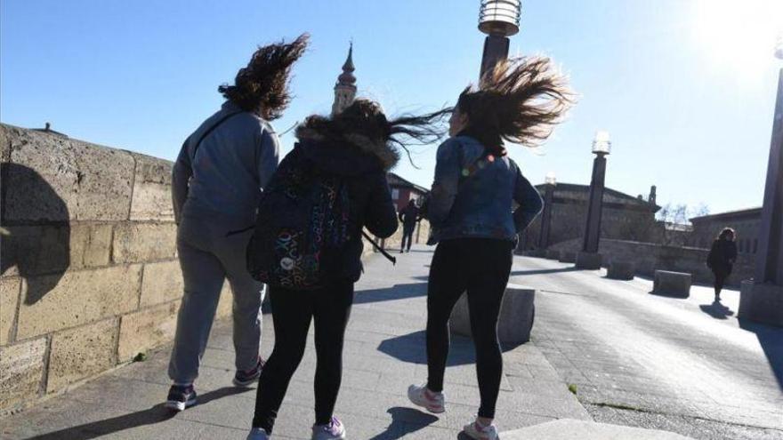 Viento del noroeste moderado con rachas fuertes en el valle y en el Pirineo