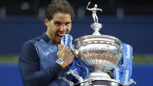 jtio33657368 spain s rafael nadal poses for a photo with the tr160424202000