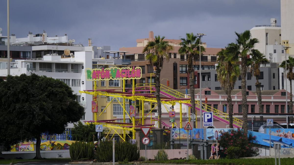 Preparativos de la feria de Navidad en Santa Catalina | 26/11/2025  | 26/11/2025 | Fotógrafo: José Carlos Guerra