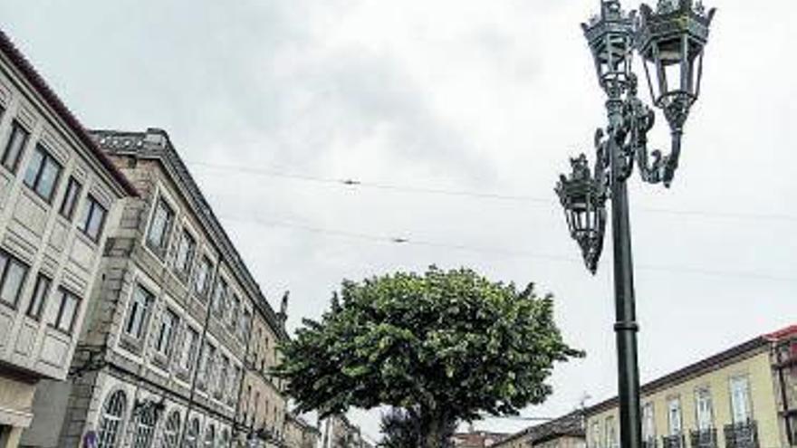 Una de las farolas cuya luminaria se ha reemplazado.  // FDV