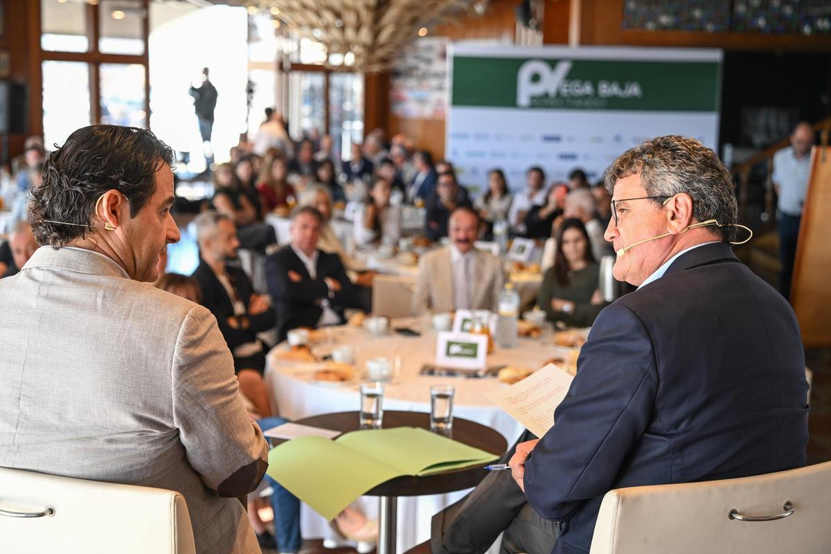 Foro Proyectando Vega Baja en el Club Naútico de Torrevieja