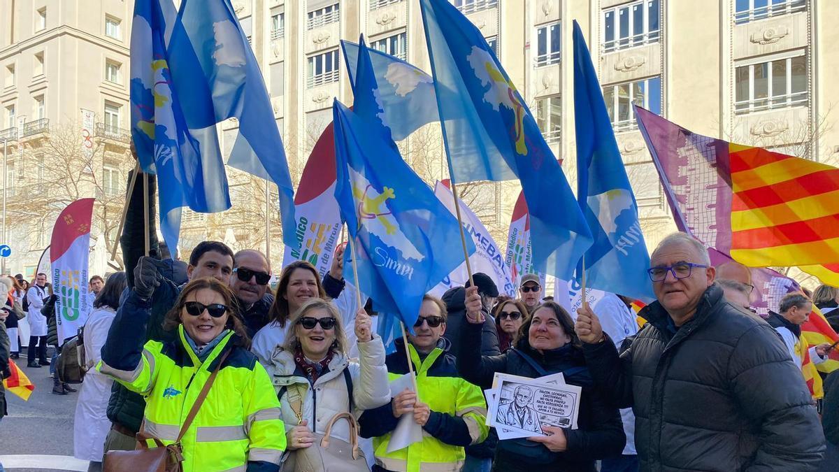 Los médicos asturianos se manifiestan en Madrid: “Estamos ⁠unidos en contra de jornadas de guardia degradantes"