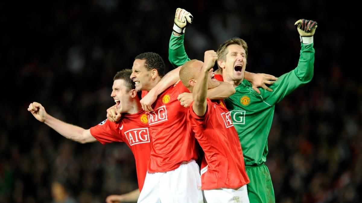 Futbolistas del Manchester United celebran una victoria en la Champions League 2007/08