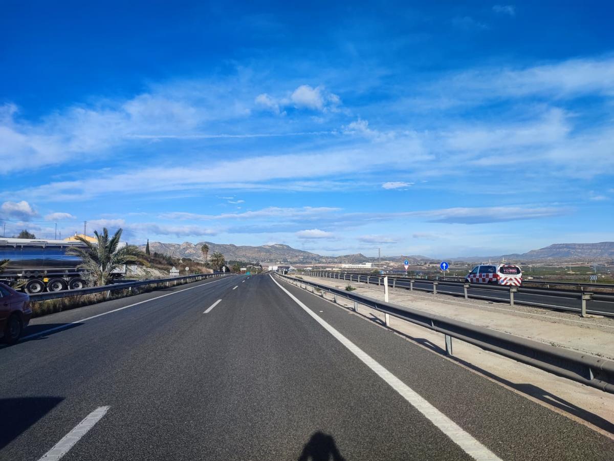 La Autovía A-30 en sentido Albacete-Murcia, desierta, este jueves durante la movilización del campo murciano