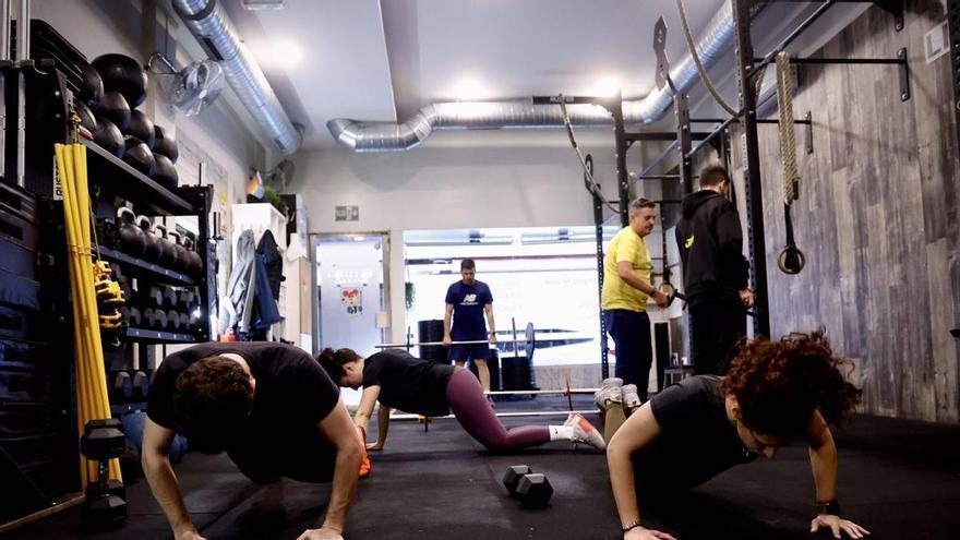 Ni entrenadores personales ni clubes sociales: qué gastos deportivos se puede deducir un andaluz en el IRPF este 2026