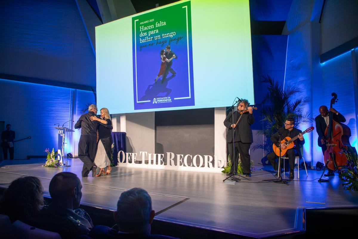 Portada del Anuario de la APPA y su representación en directo con la orquesta Virtuos Mediterrani.