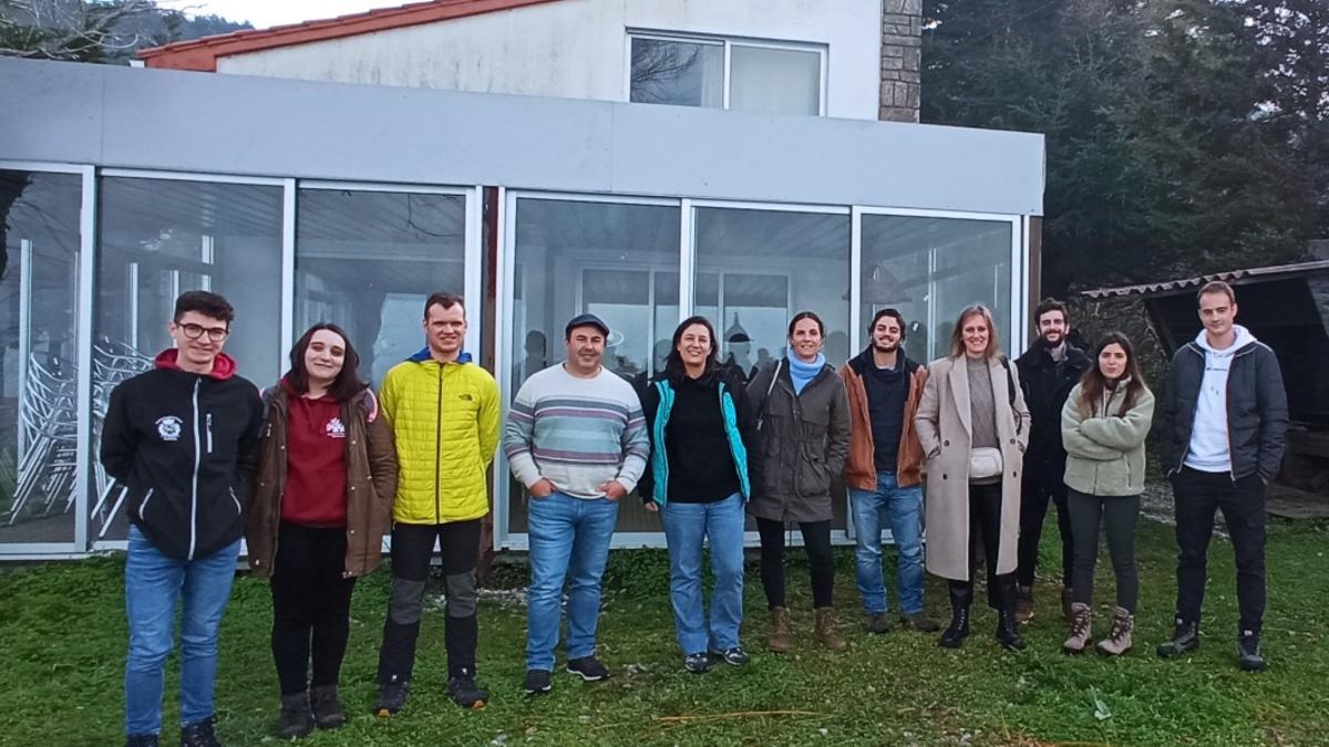 Ovidio Queiruga, cuarto por la izqda., con representantes de Feuga, de PEFC y de la Universidad de Vigo que participan en el proyecto