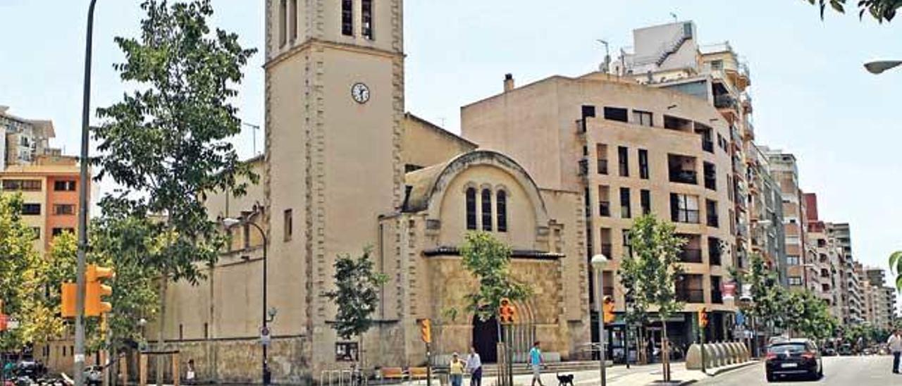 El sacerdote agredido, de 72 años de edad, que murió recientemente, había colaborado en la parroquia de Sant Sebastià, en Palma.