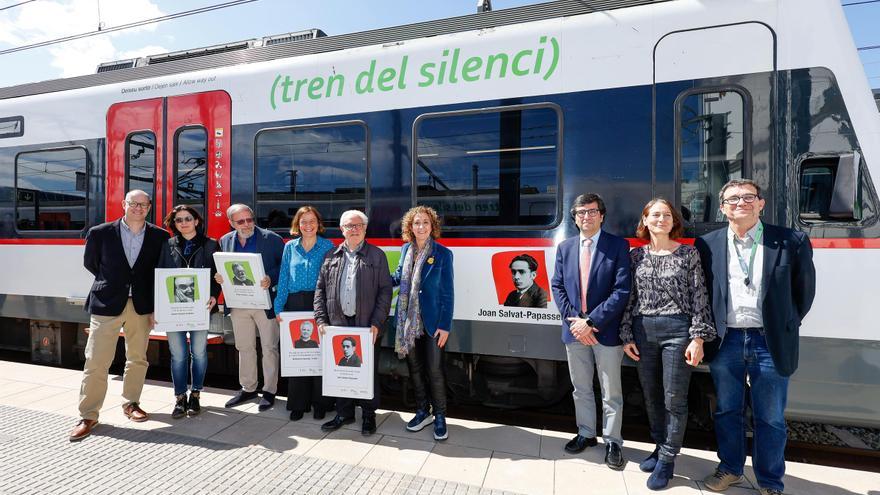Ferrocarrils presenta a Martorell la retolació de quatre trens dedicat a quatre noms de les lletes catalanes per Sant Jordi