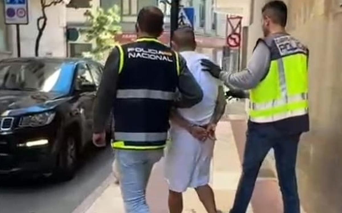 Imagen de la detención del hombre.