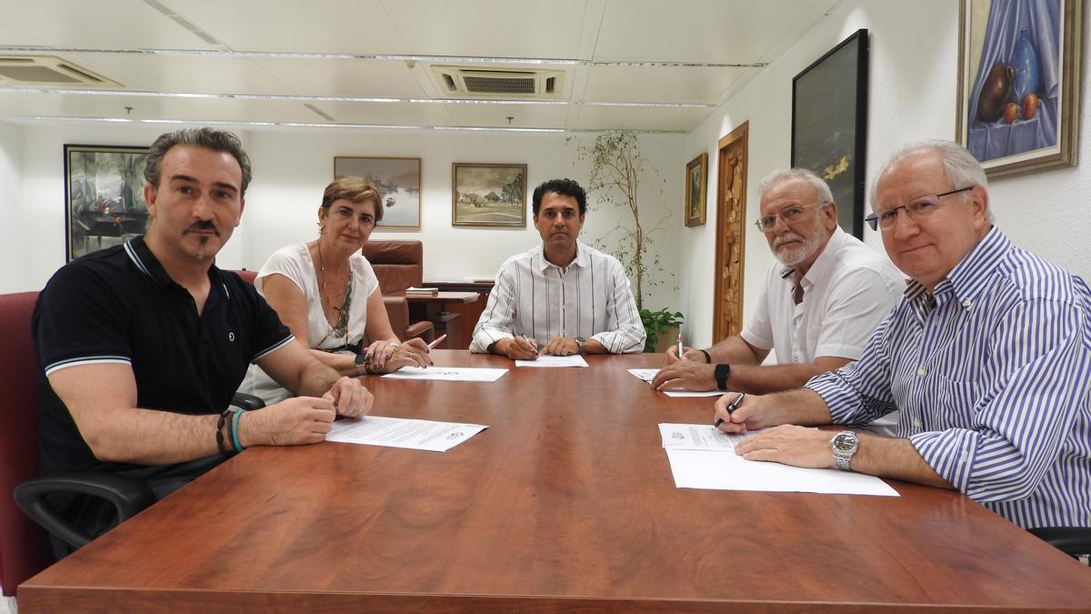 Firma de Cajasur con las entidades.