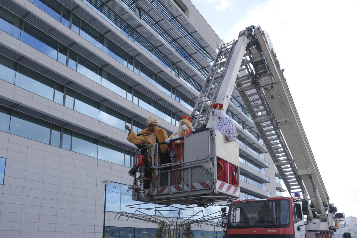 Los Reyes Magos visitan el CHUO