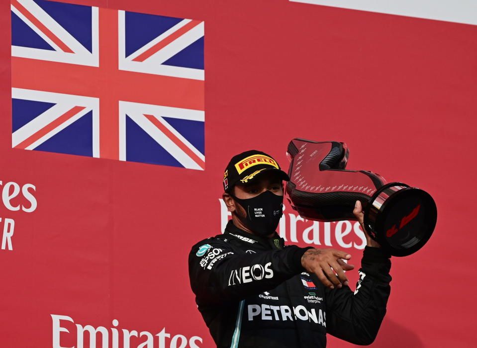 Hamilton se impone en Imola.