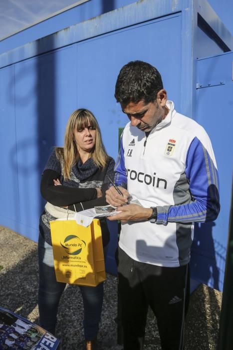 Entrenamiento del Real Oviedo a puerta abierta en El Requexón