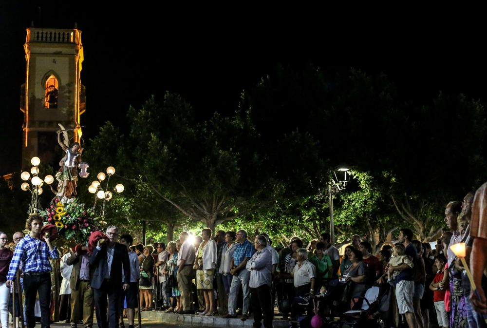 Los festejos se inician de forma oficial con la procesión del santo y continuarán hasta el próximo domingo