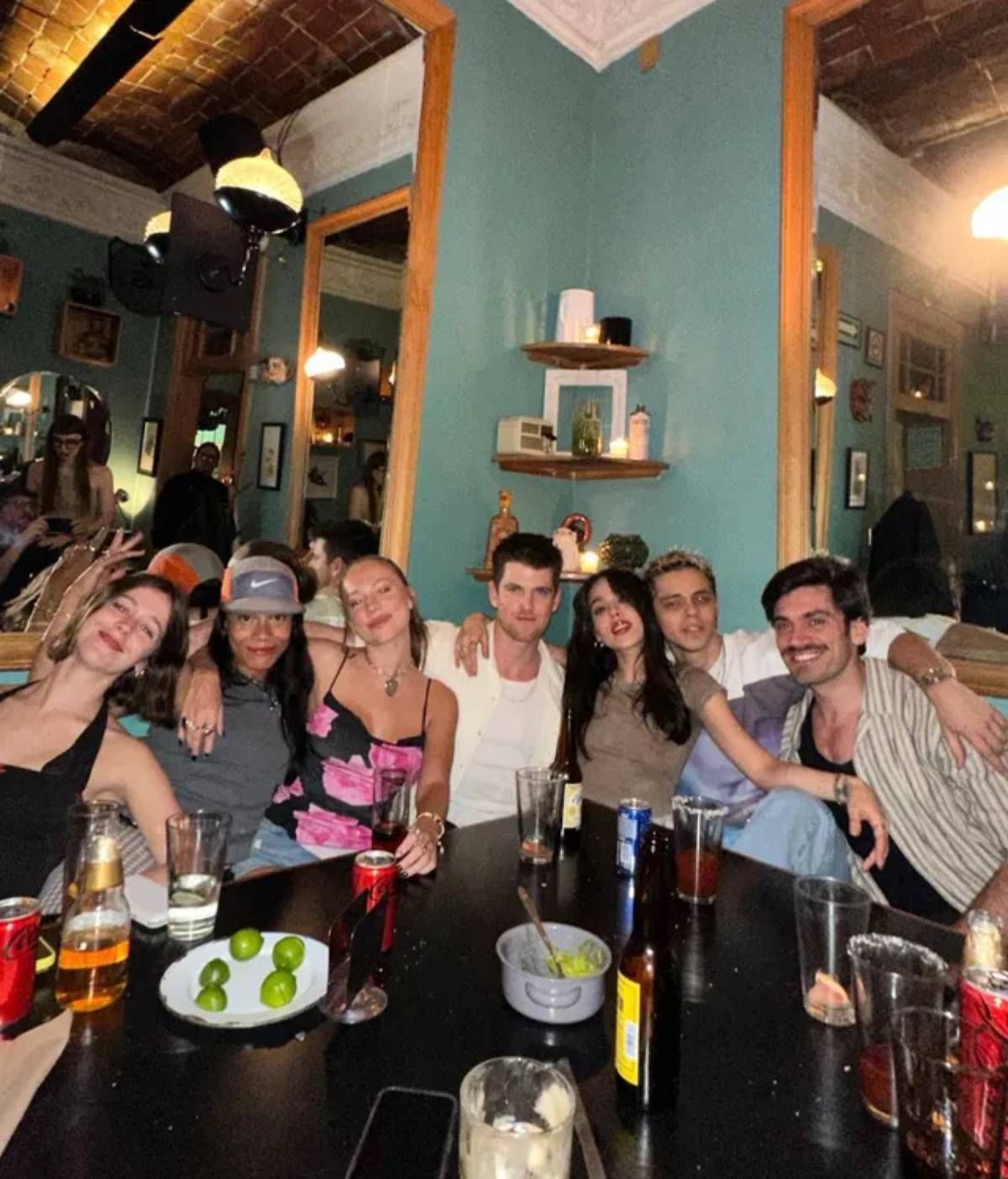 La foto de Miguel Bernardeau y Ester Expósito