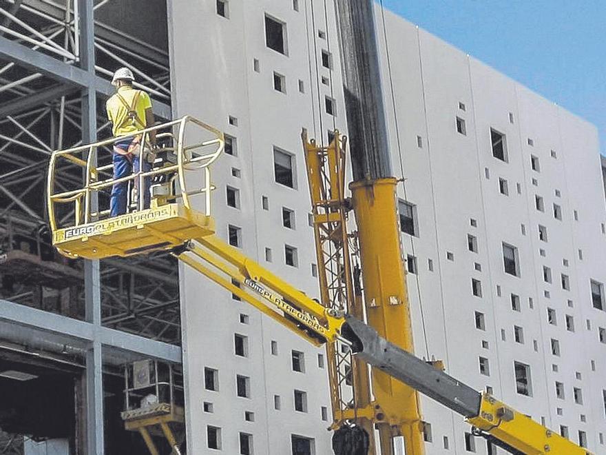 Trabajos en la fachada del edificio en la última intervención para su adaptación como Centro de Exposiciones, en el 2019.