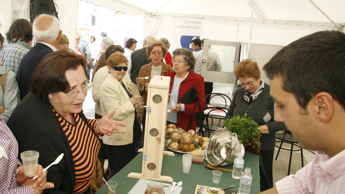 Cata de miel en una pasada edición de la Feria Transfronteriza del Gurumelo.