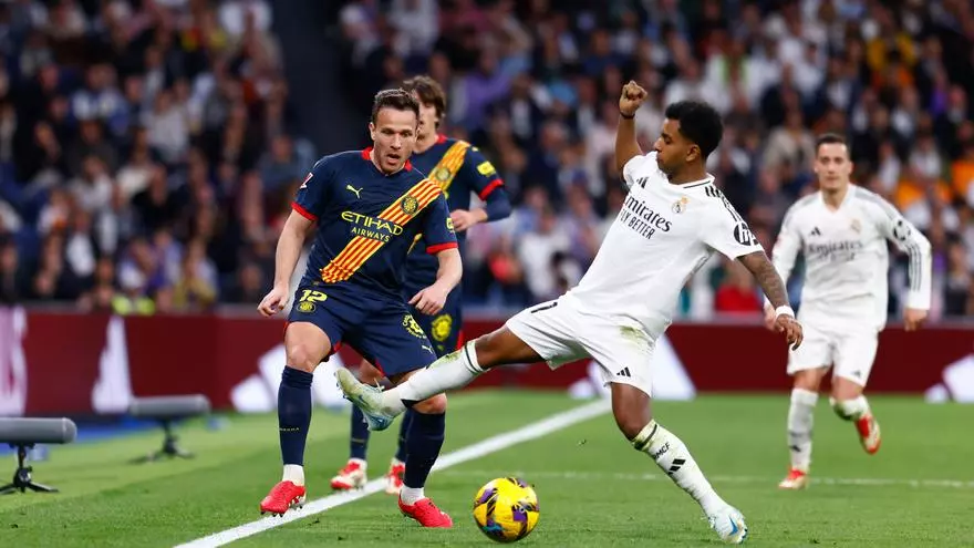 El Barça mantiene el liderato con 54 puntos, por delante de Madrid (54) y Atleti (53)