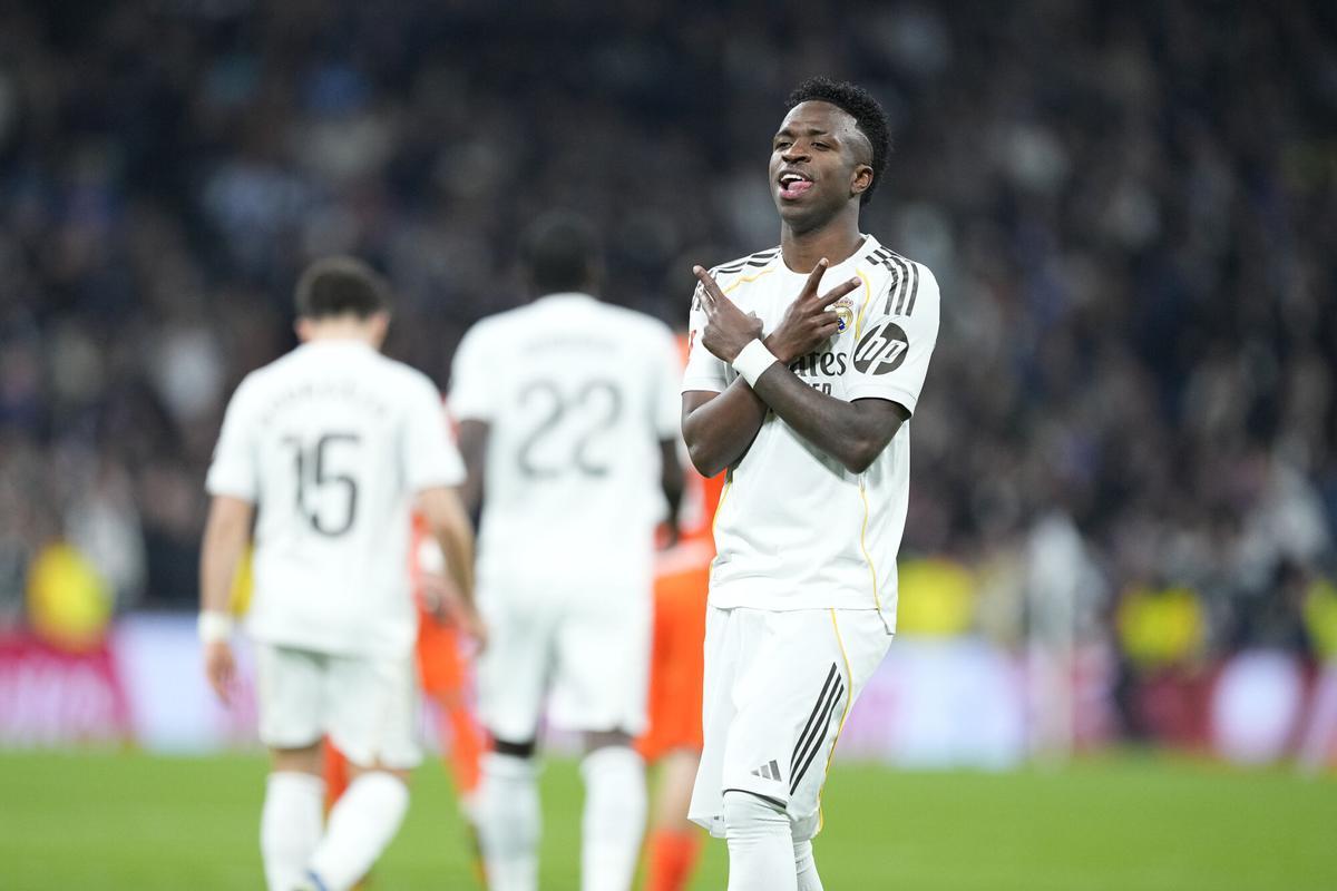 Vinicius celebra uno de sus goles frente a la Real Sociedad.