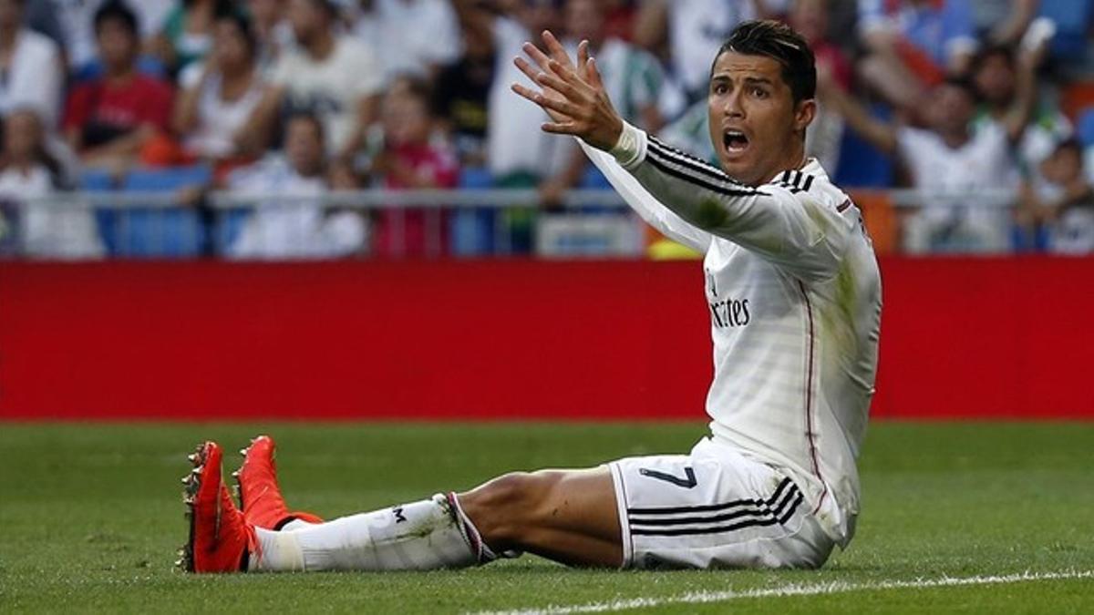 jtioreal madrid s cristiano ronaldo reacts after falli140901190119