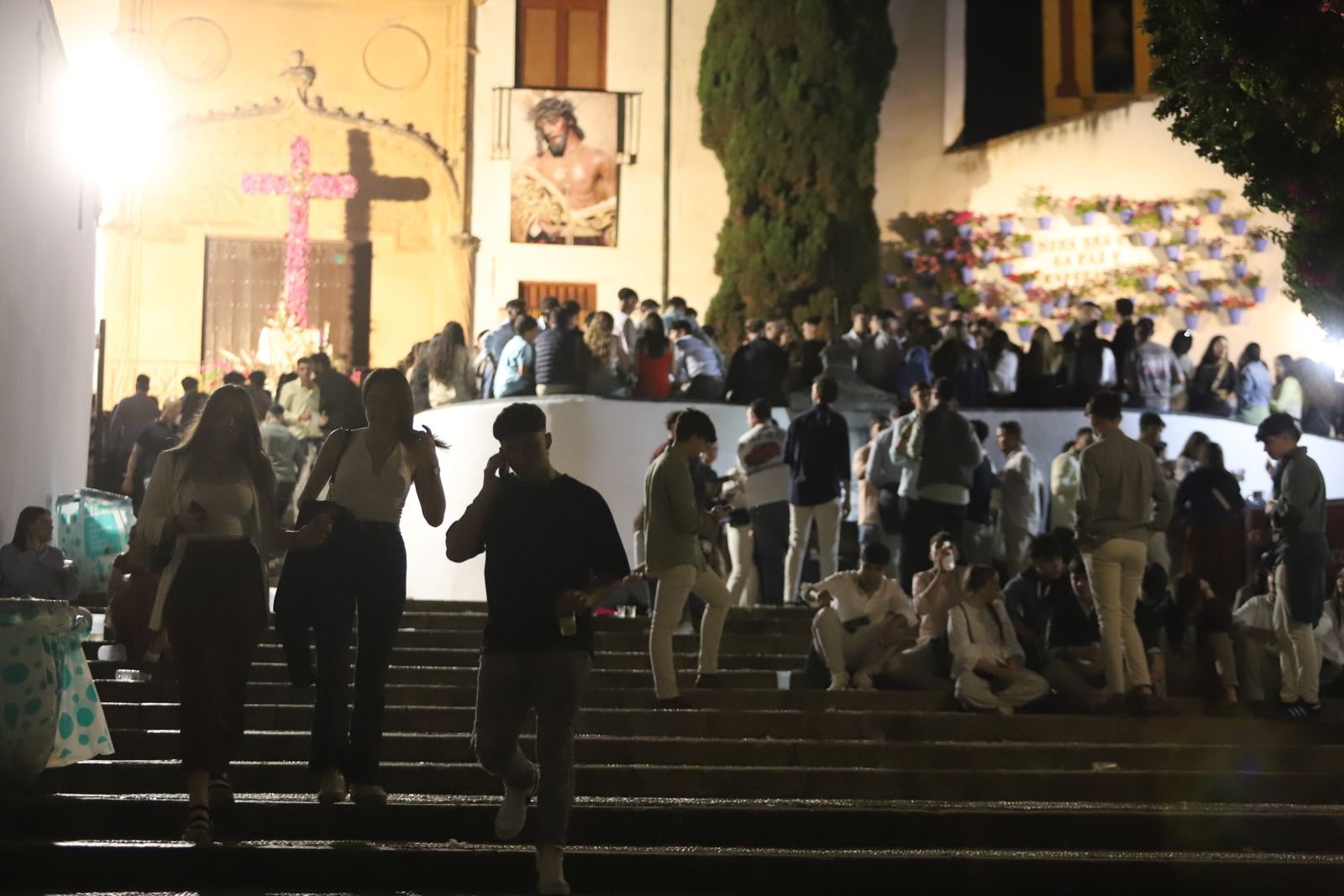 La tercera noche de cruces, en imágenes