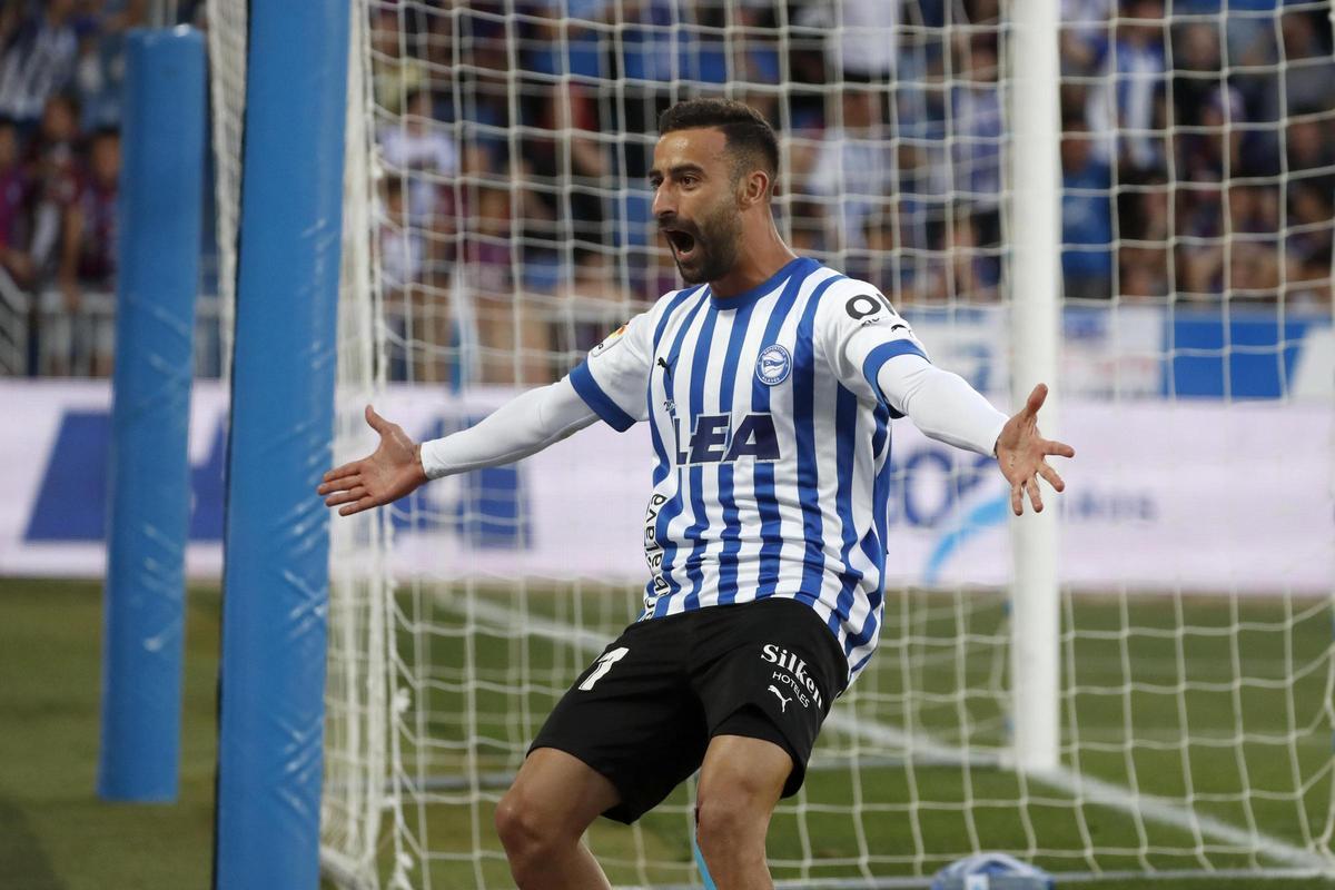 El Alavés se agarra a Mendizorroza para avanzar hacia Primera.