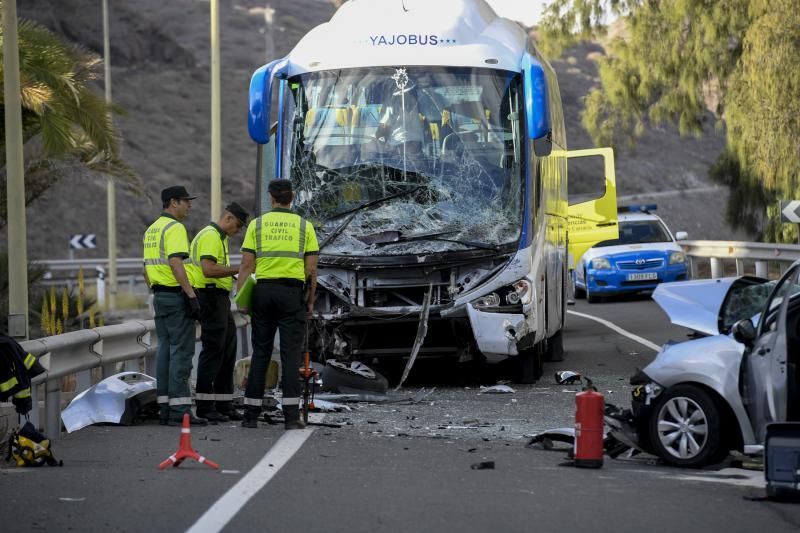 SUCESOS 15-02-2019 CARRETERA BARRANCO DE BALITOS. MOGAN.  Accidente circulatorio entre una guagua y un coche con el resultado de una fallecido  FOTOS: JUAN CASTRO  | 15/02/2019 | Fotógrafo: Juan Carlos Castro