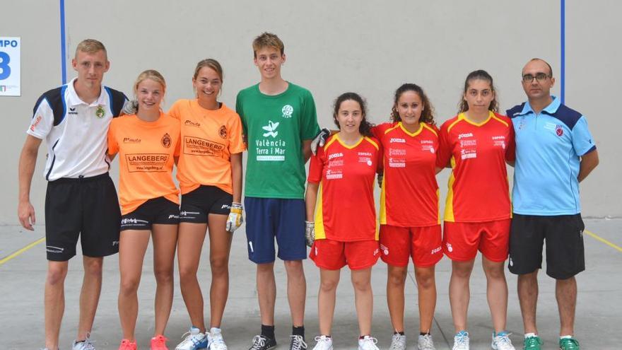 Marta de Valencia, Joana y Anabel de Tavernes Blanques, subcampeonas sub-19