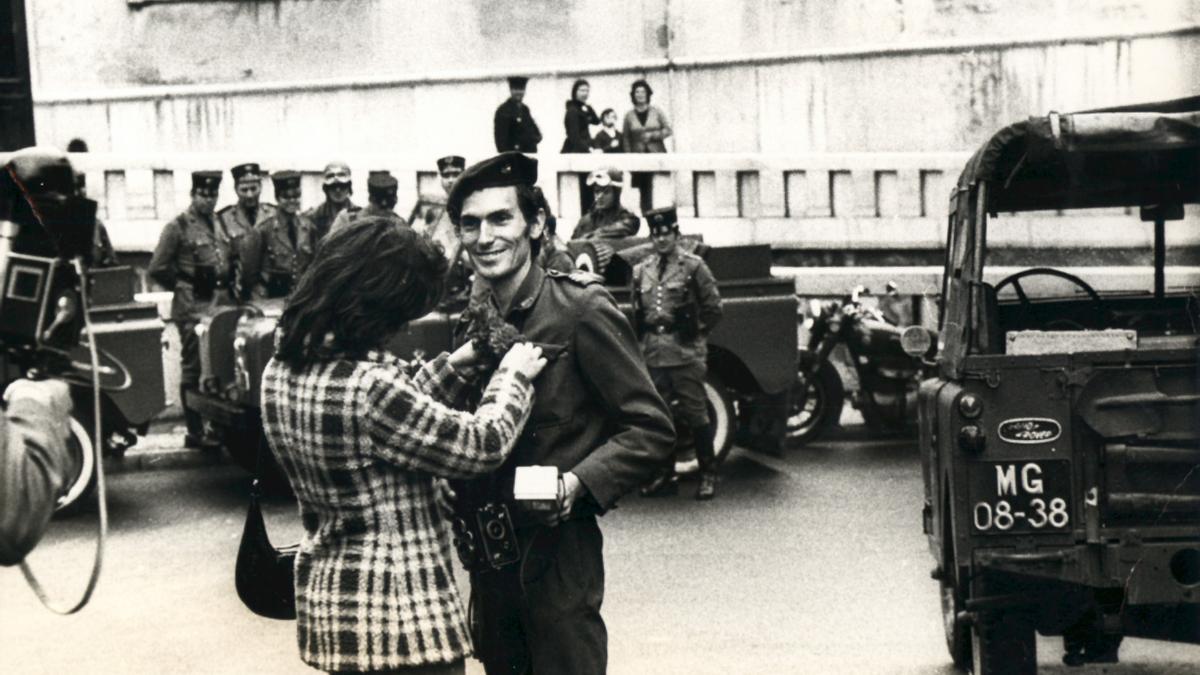 Imagen tomada en Lisboa el 25 de abril de 1974