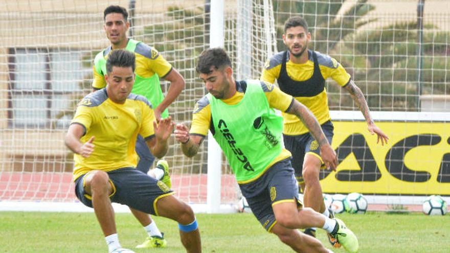 Tana y Simón, por delante, y Toledo y Borja, por detrás, ayer en Telde.