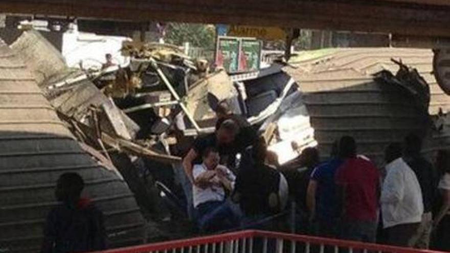 Al menos siete muertos en el descarrilamiento de un tren al sur de París