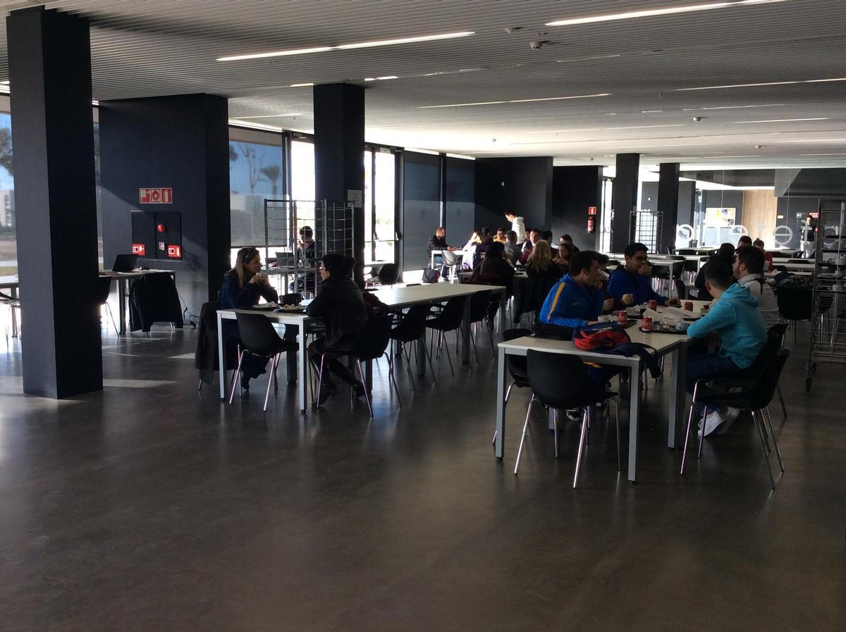 En el caso de los bonos comedor, el cálculo económico se realiza en función del precio del menú de las cafeterías universitarias