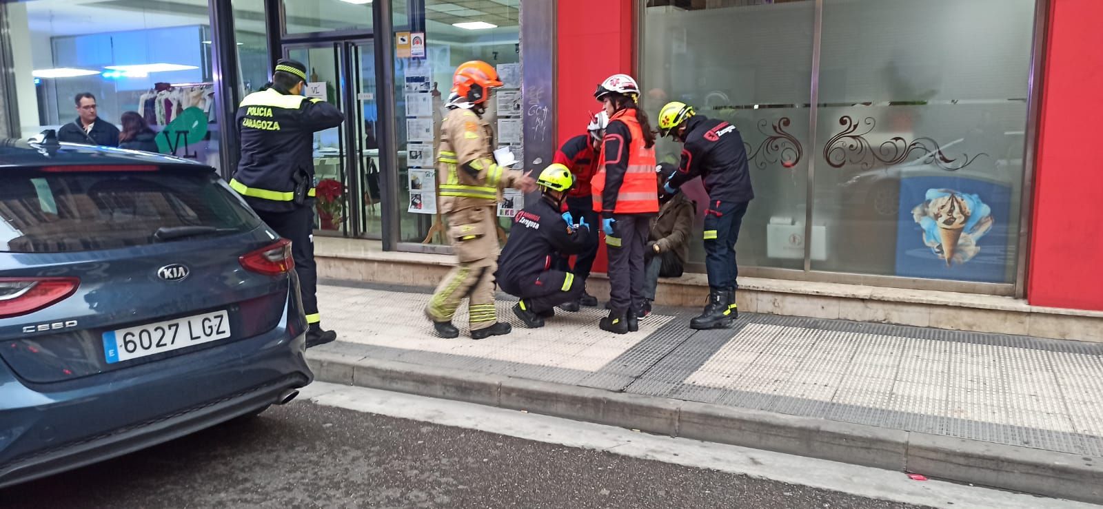 Susto en la calle Carmen por el incendio de un local en desuso